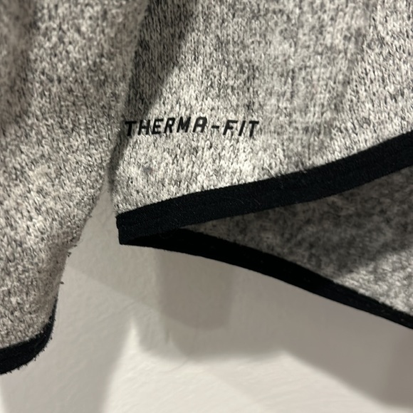 Nike Therma-fit Hoodie Sweater - Picture 6 of 6